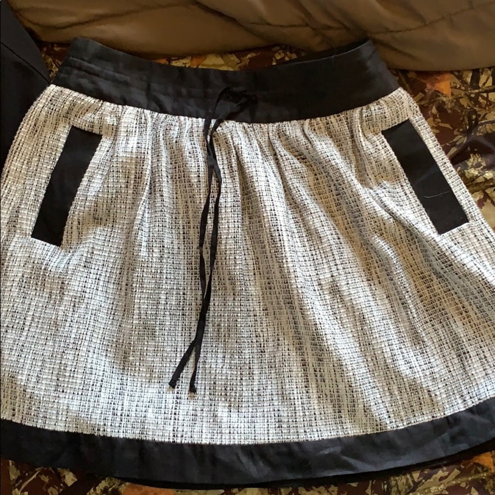 Beautiful banana republic skirt